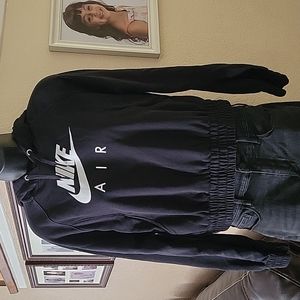 Nike Black Cropped Sweater